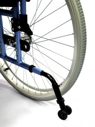 Кресло-коляска инвалидная складная с принадлежностями LY-710 (710-070/43/46/48)