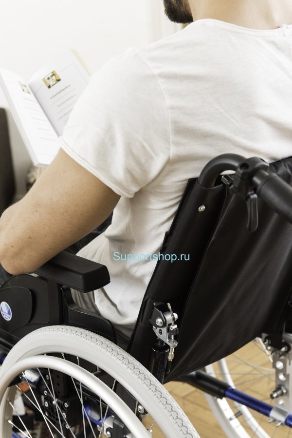Кресло-коляска с ручным приводом Vermeiren V500 30°