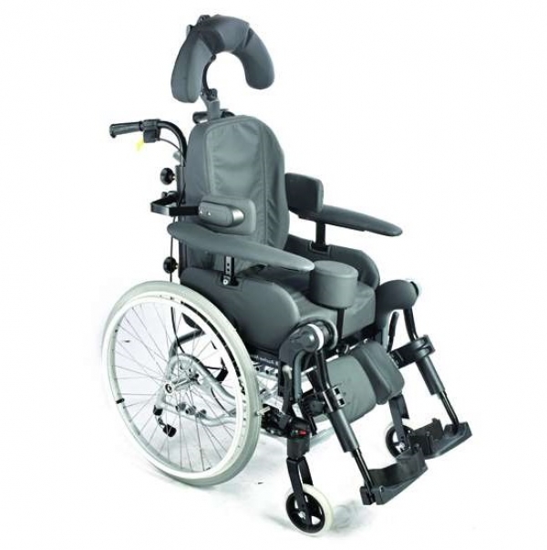 Инвалидная кресло-коляска с множеством функций Invacare Azalea Minor