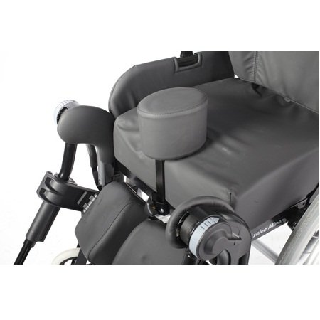 Инвалидная кресло-коляска с множеством функций Invacare Azalea Minor