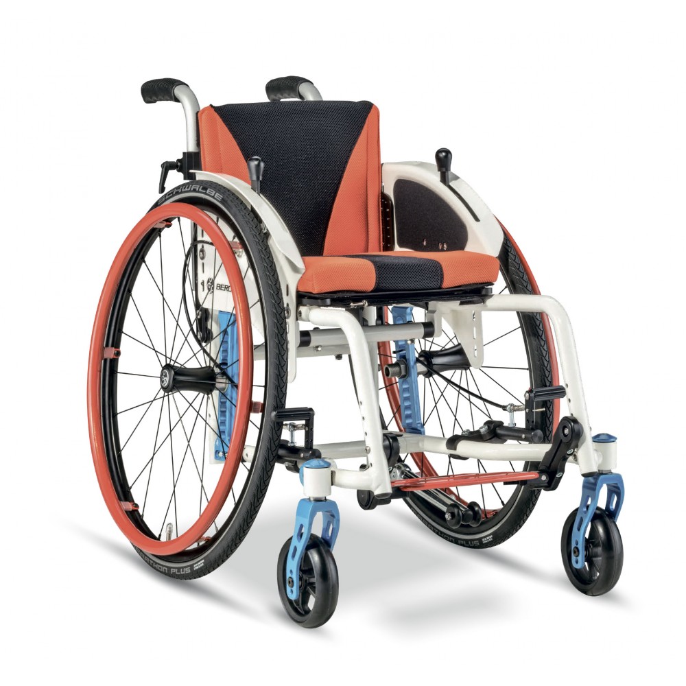 Детское кресло-коляска активного типа Berollka Findus