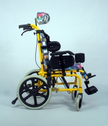 Кресло-коляска инвалидная с принадлежностями, вариант исполнения LY-800-985