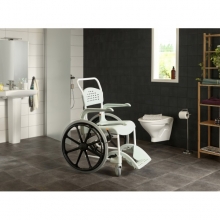 Кресло-коляска с ручным приводом Etac Clean 24 для душа и туалета