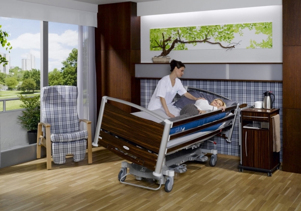 Медицинские кровати с электроприводом Linet Latera Thema